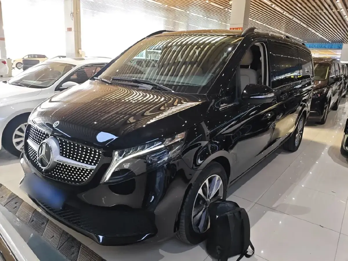 2022 Mercedes-Benz V Class 2.0T 211HP L4 9AT