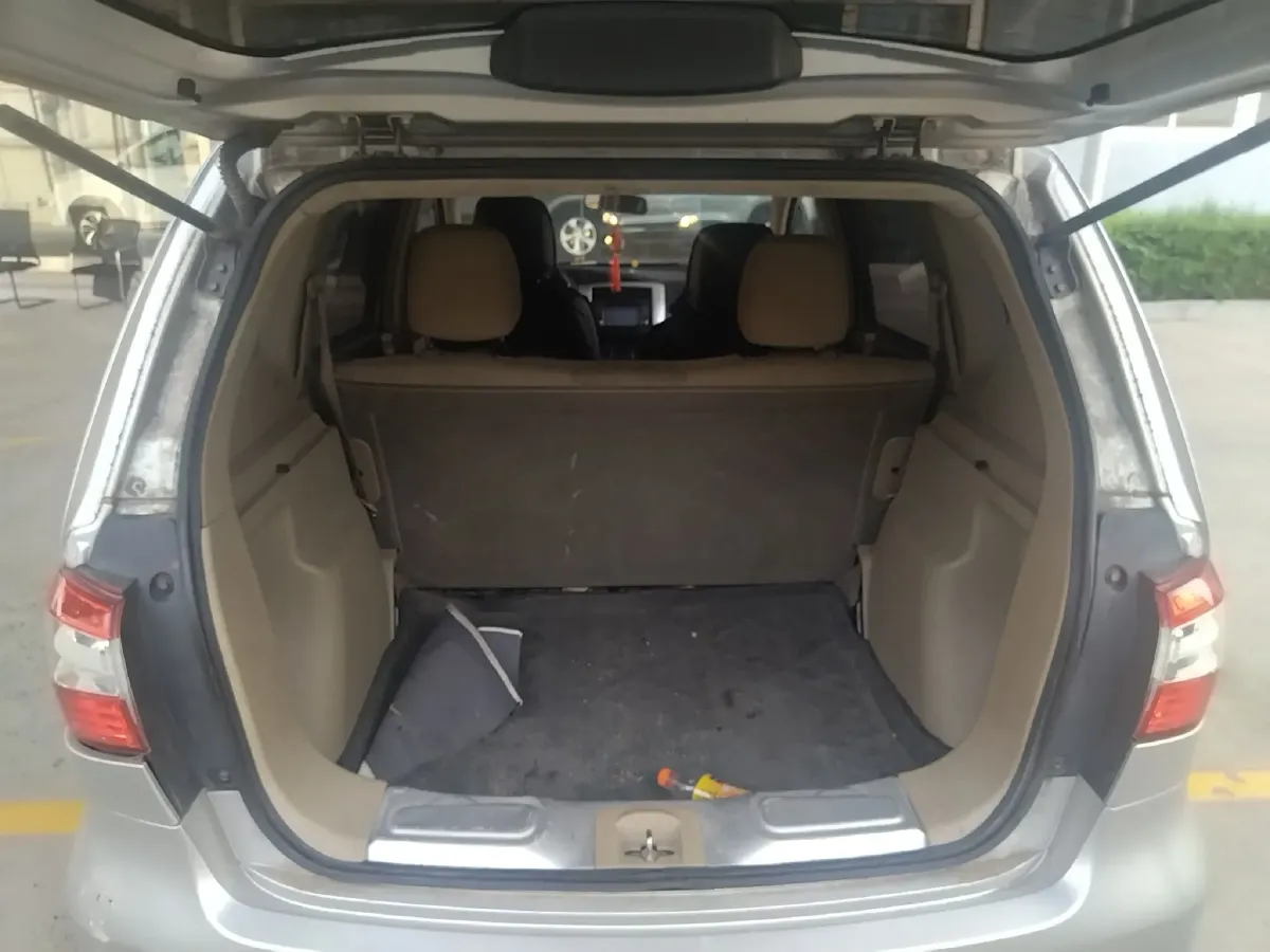 2013 Nissan Livina 1.6L 124HP L4 5MT,autocango,china used car exporter,china ev exporter,chinese used car exporter,chinese used ev exporter