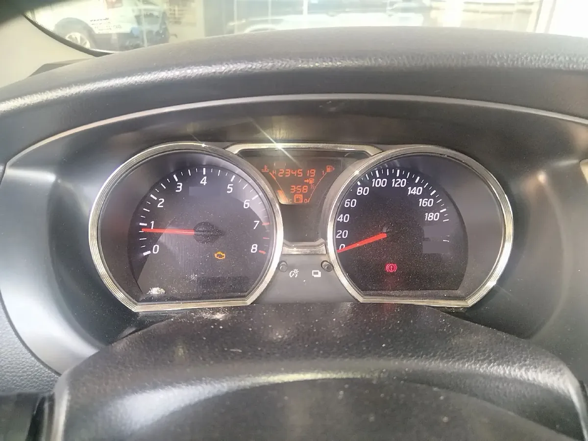 2013 Nissan Livina 1.6L 124HP L4 5MT,autocango,china used car exporter,china ev exporter,chinese used car exporter,chinese used ev exporter