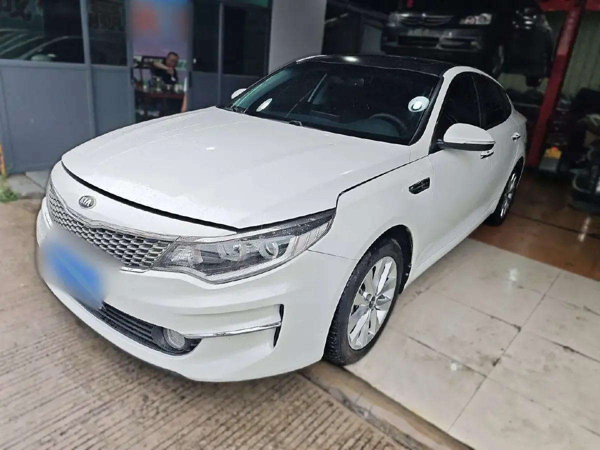 2016 Kia K5 2.0L 161HP L4 6AT