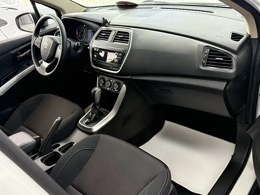 2015 Suzuki S-cross 1.6L 122HP L4 CVT,autocango,china used car exporter,china ev exporter,chinese used car exporter,chinese used ev exporter