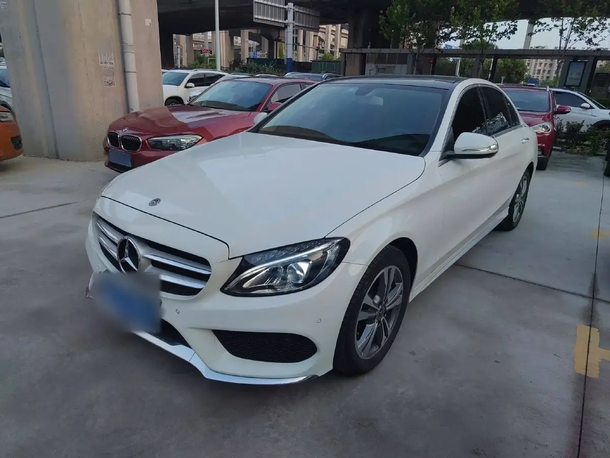 2018 Mercedes-Benz C Class 2.0T 184HP L4 9AT