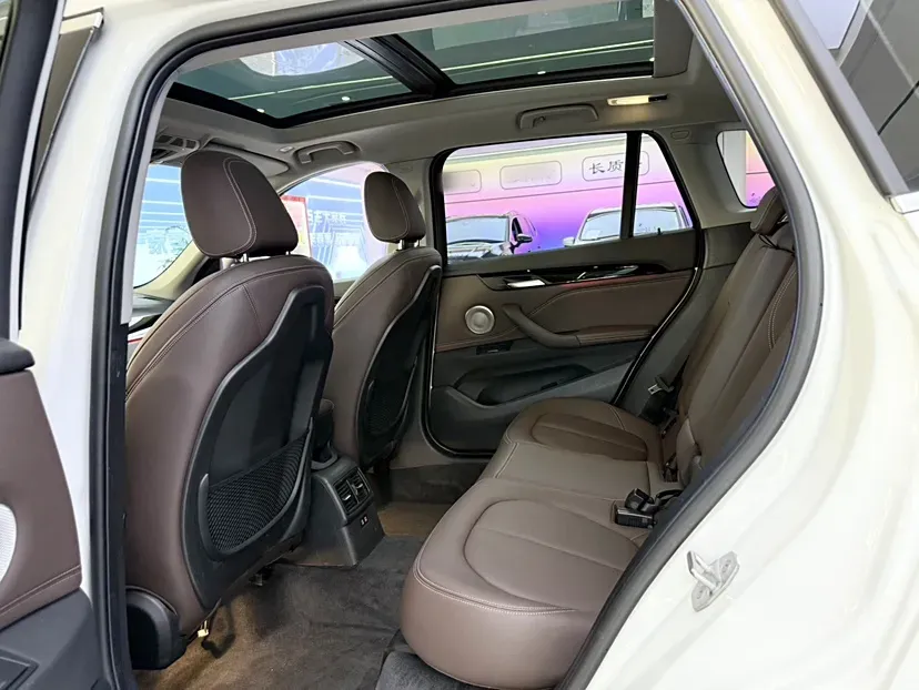 2022 BMW X1 2.0T 192HP L4 7DCT,autocango,china used car exporter,china ev exporter,chinese used car exporter,chinese used ev exporter