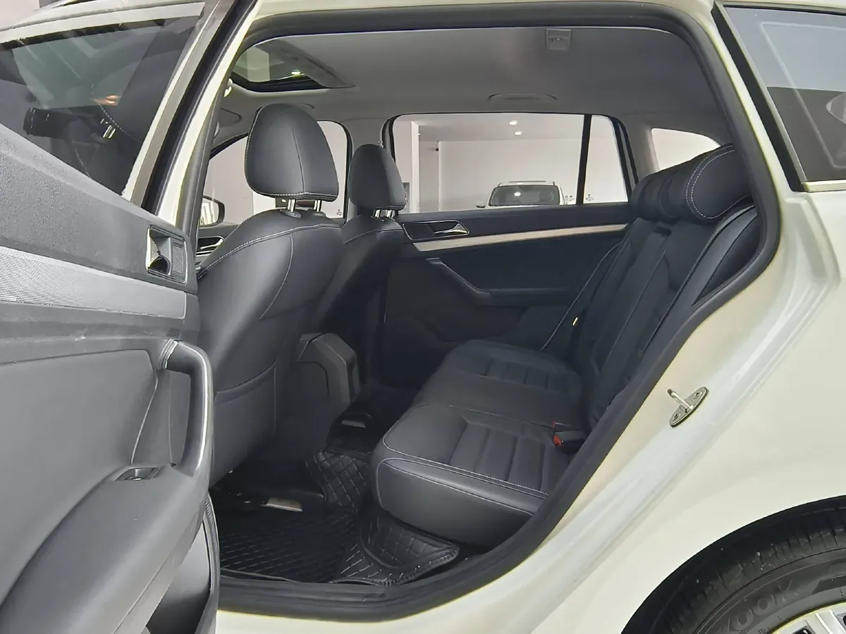 2017 Volkswagen Gran Lavida 1.2T 110HP L4 7DCT,autocango,china used car exporter,china ev exporter,chinese used car exporter,chinese used ev exporter