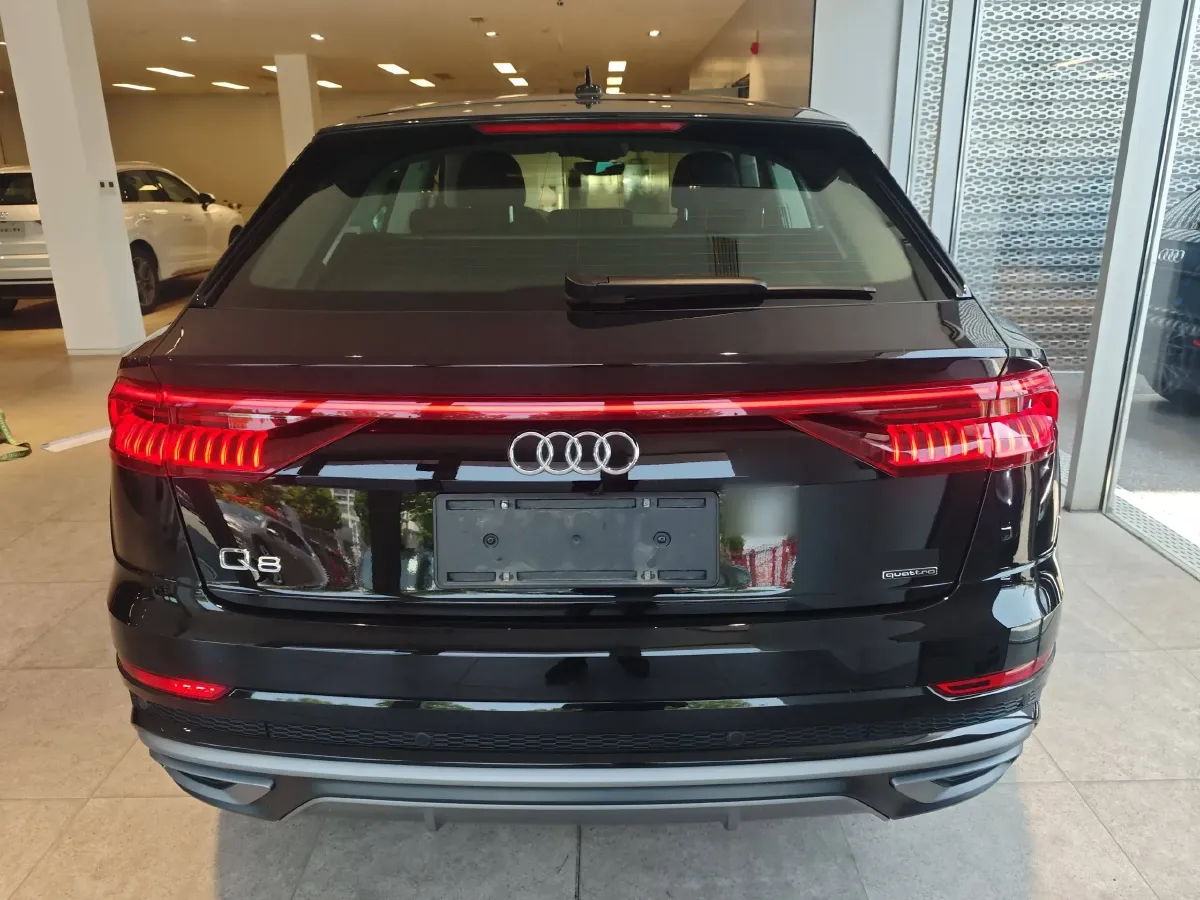 2023 Audi Q8 3.0T 340HP V6 8AT,autocango,china used car exporter,china ev exporter,chinese used car exporter,chinese used ev exporter