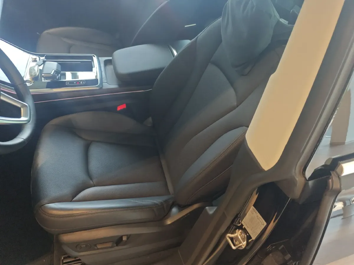 2023 Audi Q8 3.0T 340HP V6 8AT,autocango,china used car exporter,china ev exporter,chinese used car exporter,chinese used ev exporter