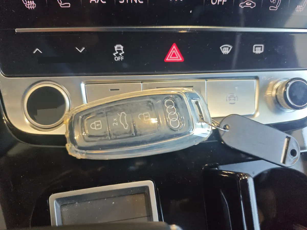 2023 Audi Q8 3.0T 340HP V6 8AT,autocango,china used car exporter,china ev exporter,chinese used car exporter,chinese used ev exporter