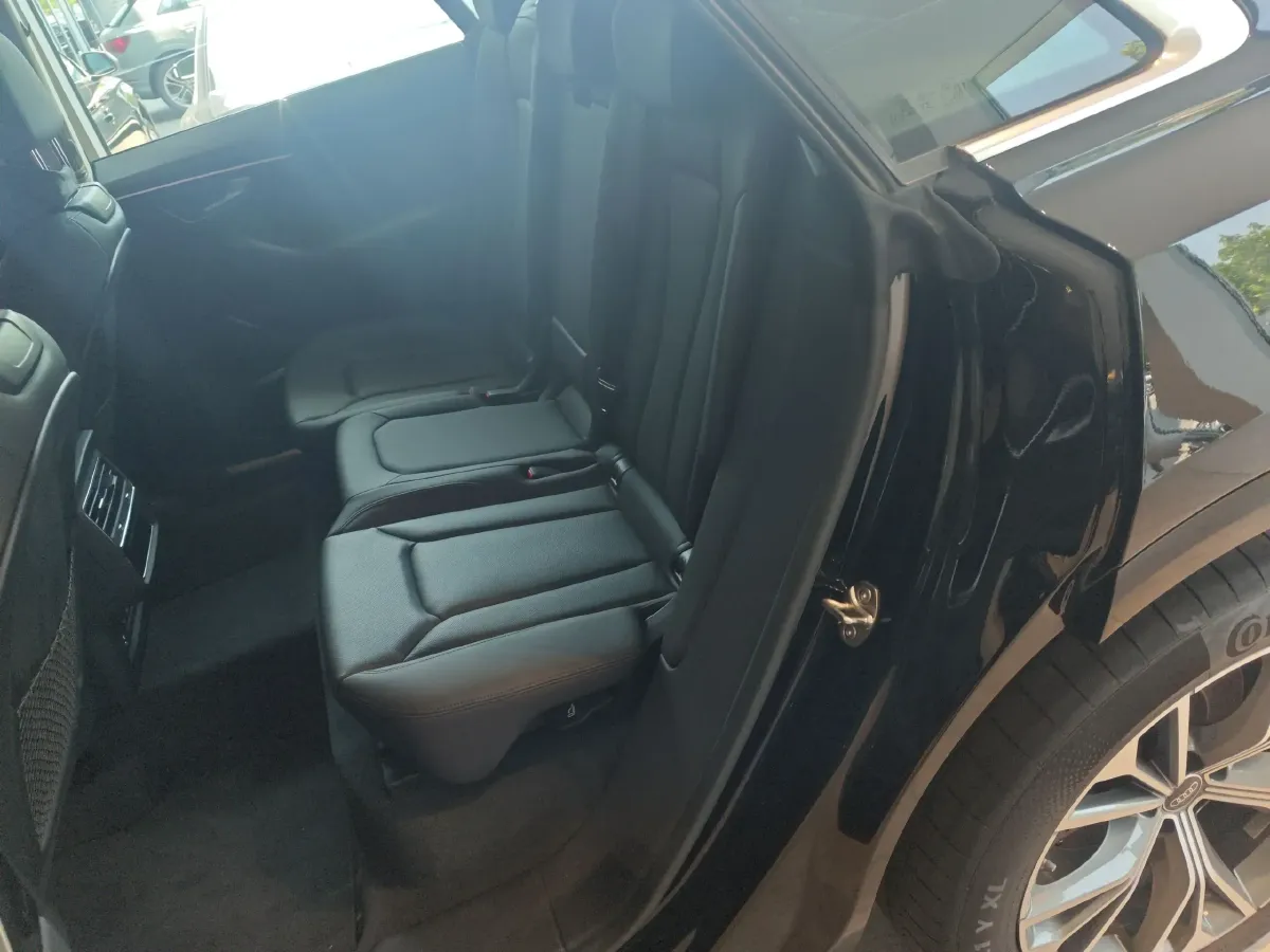 2023 Audi Q8 3.0T 340HP V6 8AT,autocango,china used car exporter,china ev exporter,chinese used car exporter,chinese used ev exporter