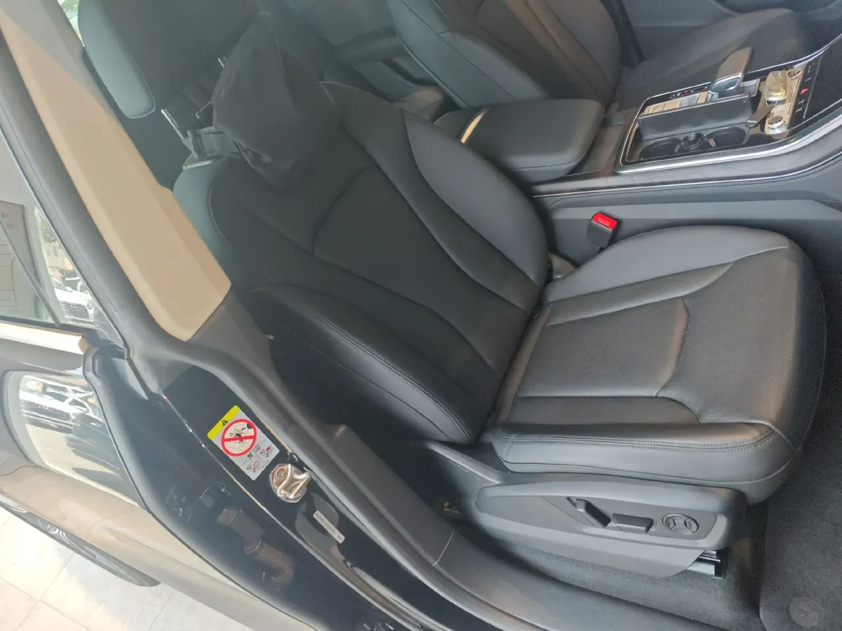 2023 Audi Q8 3.0T 340HP V6 8AT,autocango,china used car exporter,china ev exporter,chinese used car exporter,chinese used ev exporter