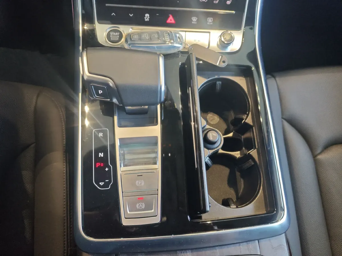 2023 Audi Q8 3.0T 340HP V6 8AT,autocango,china used car exporter,china ev exporter,chinese used car exporter,chinese used ev exporter