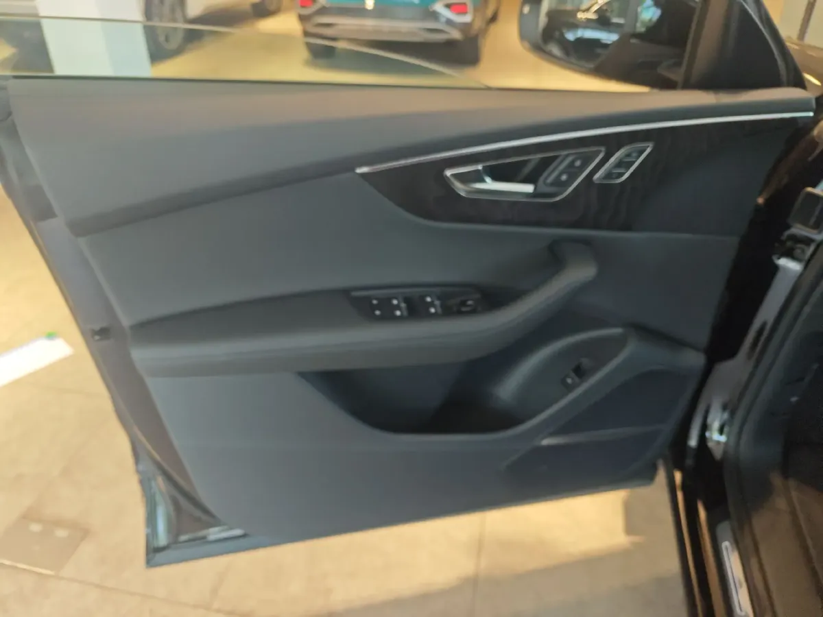 2023 Audi Q8 3.0T 340HP V6 8AT,autocango,china used car exporter,china ev exporter,chinese used car exporter,chinese used ev exporter