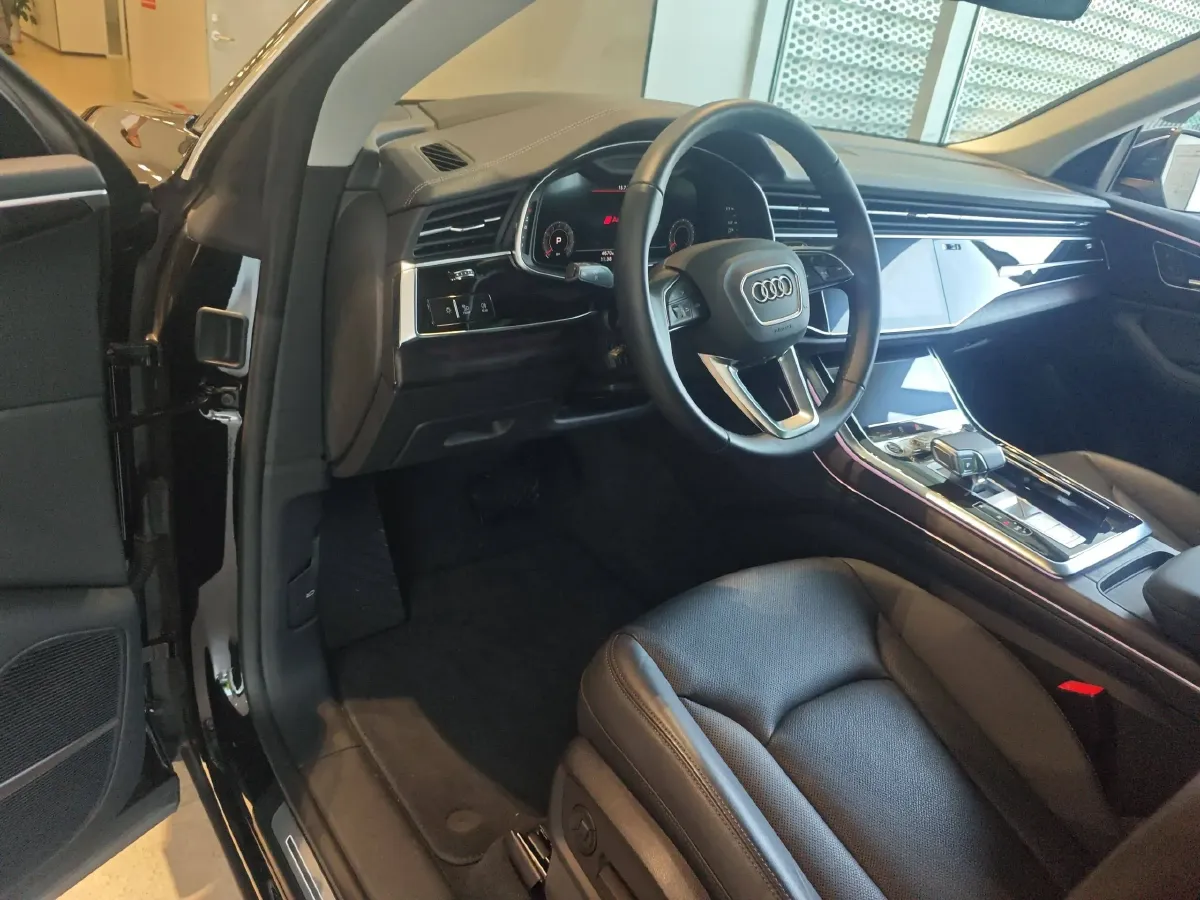 2023 Audi Q8 3.0T 340HP V6 8AT,autocango,china used car exporter,china ev exporter,chinese used car exporter,chinese used ev exporter