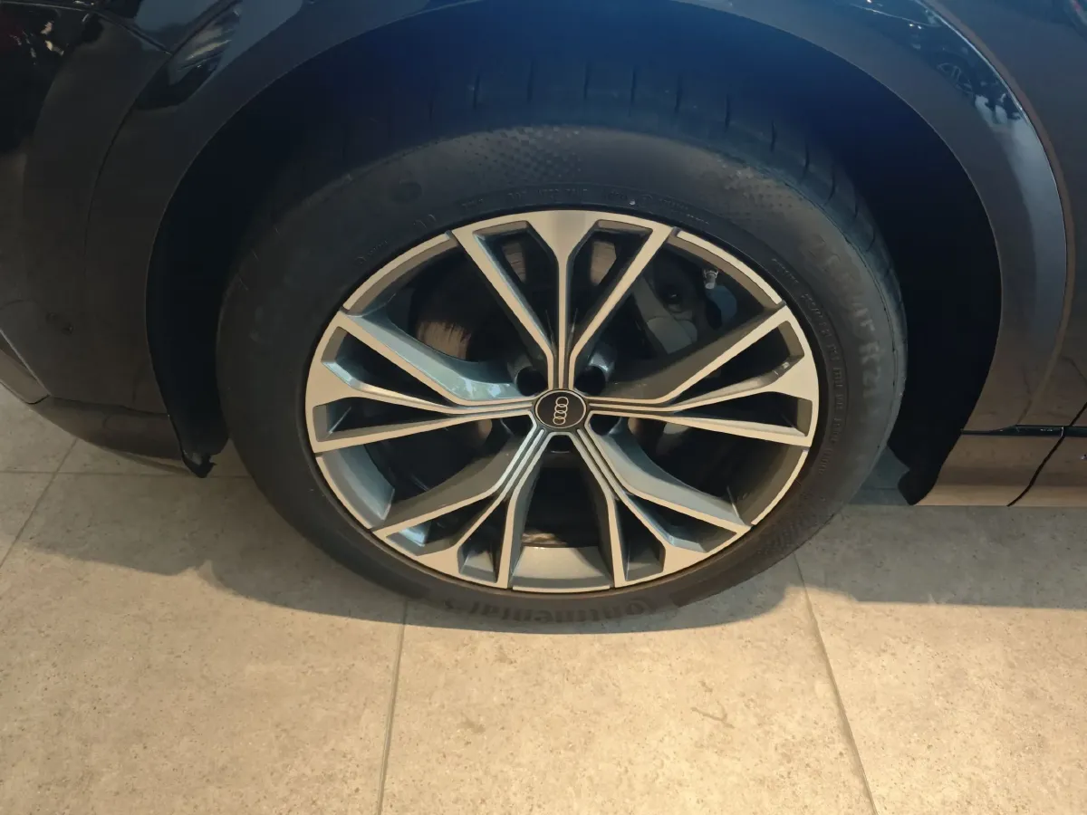 2023 Audi Q8 3.0T 340HP V6 8AT,autocango,china used car exporter,china ev exporter,chinese used car exporter,chinese used ev exporter