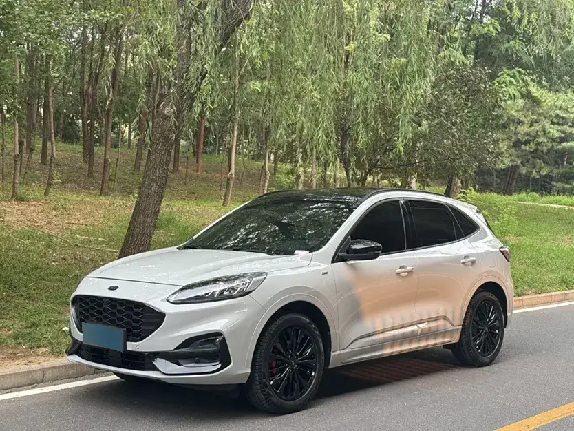 2024 Ford Escape 2.0T 248HP L4 8AT