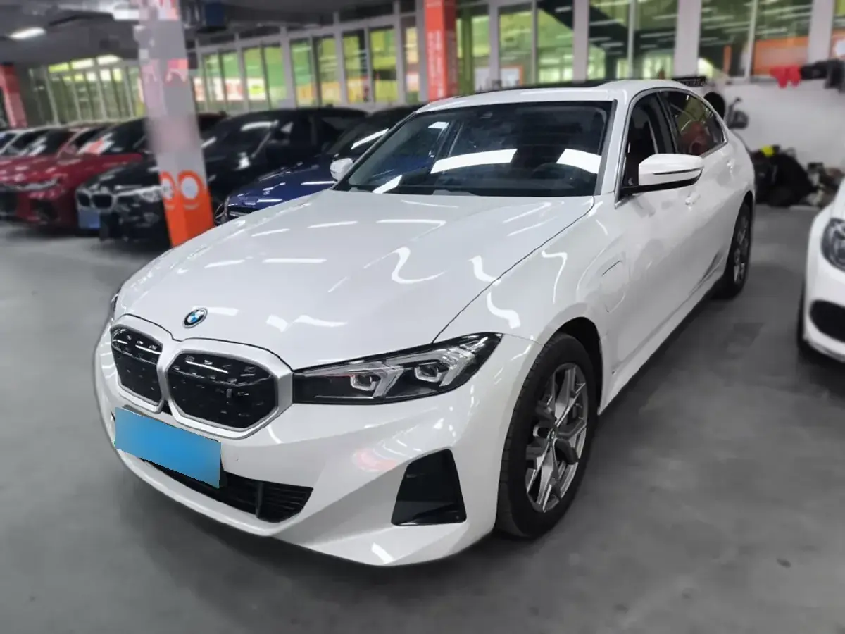 2024 BMW i3 BEV 70KWH