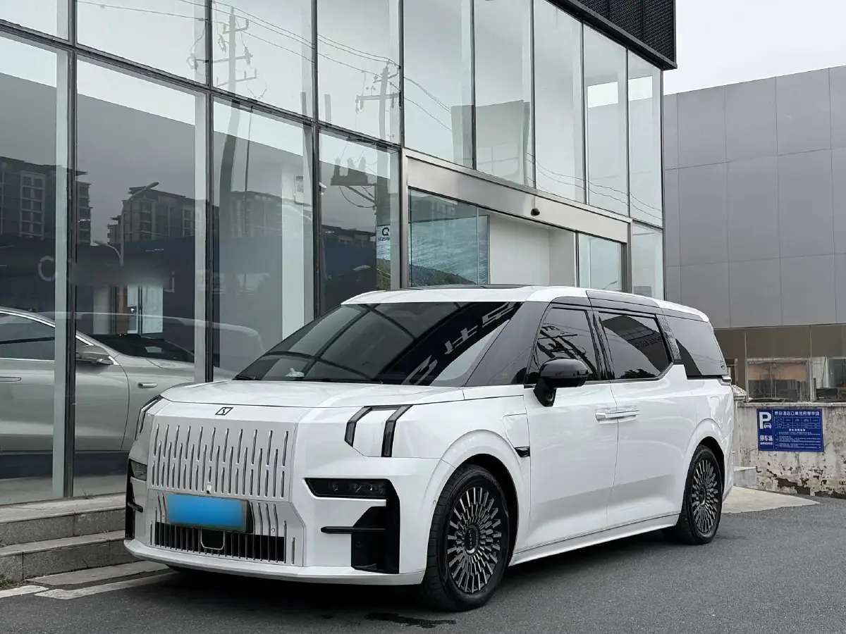 2022 Zeekr 009 BEV 140KWH