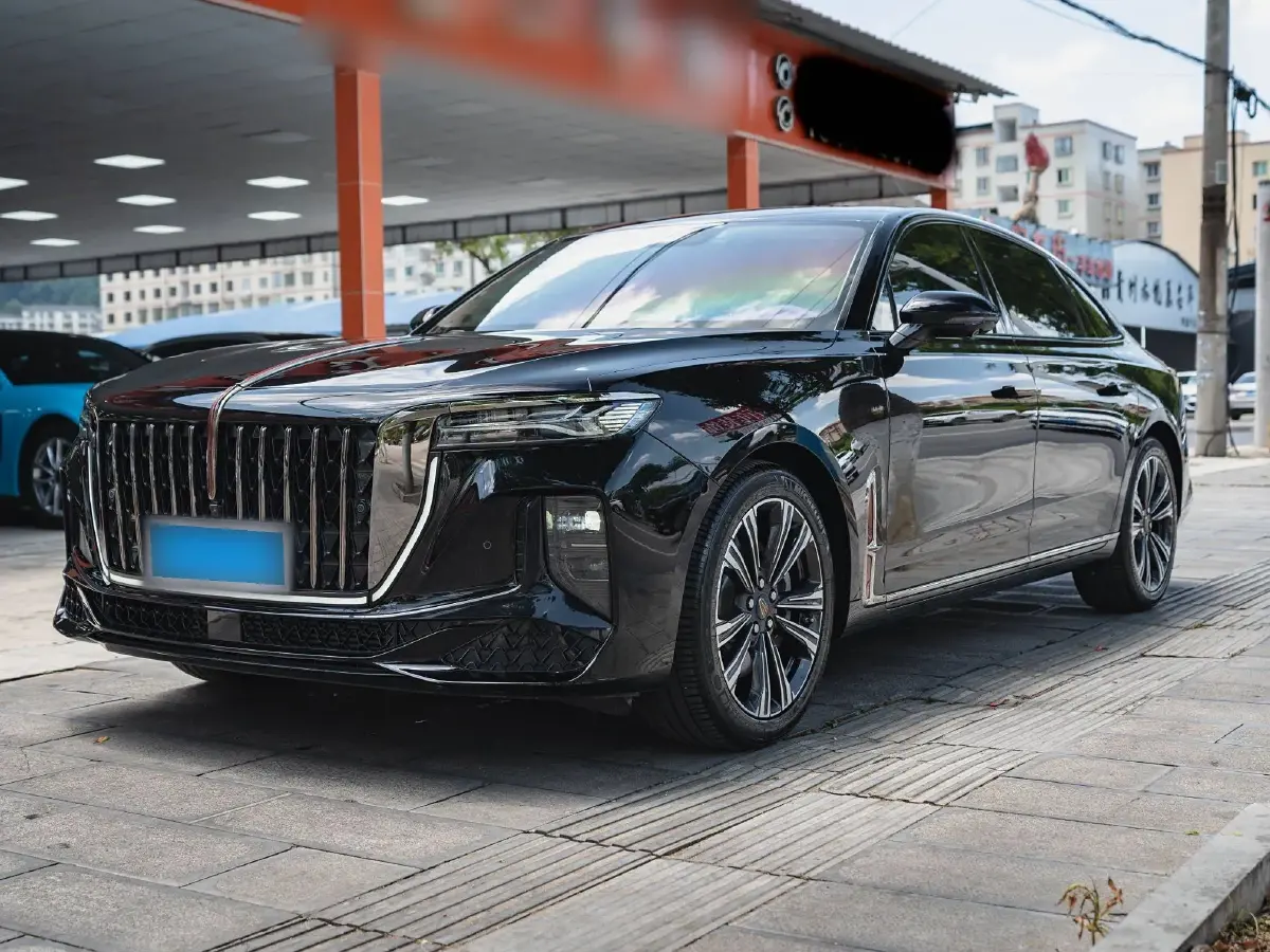 2024 HongQi H9 2.0T 252HP L4 7DCT