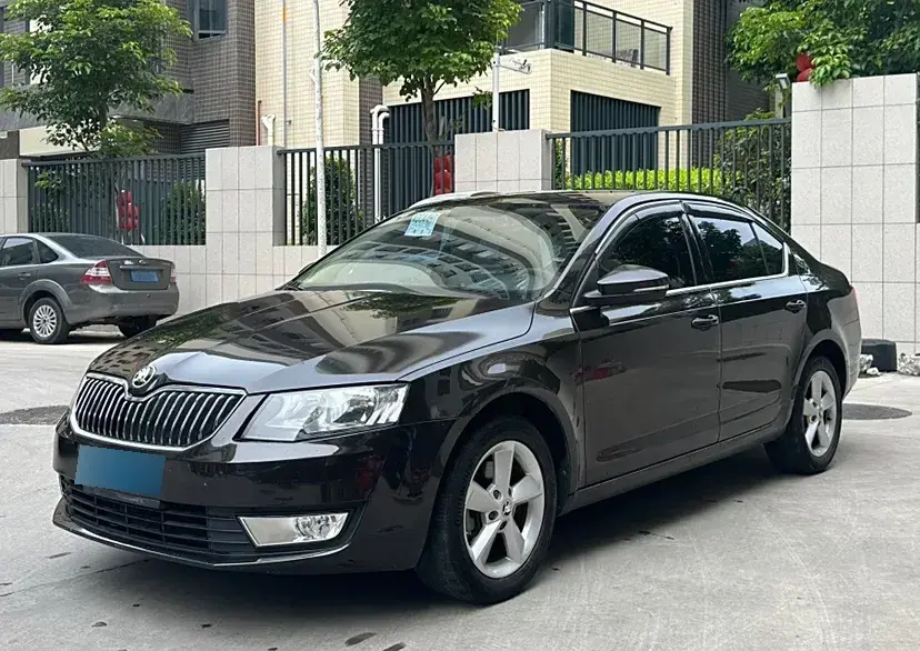 2015 Skoda Octavia 1.6L 110HP L4 6AT