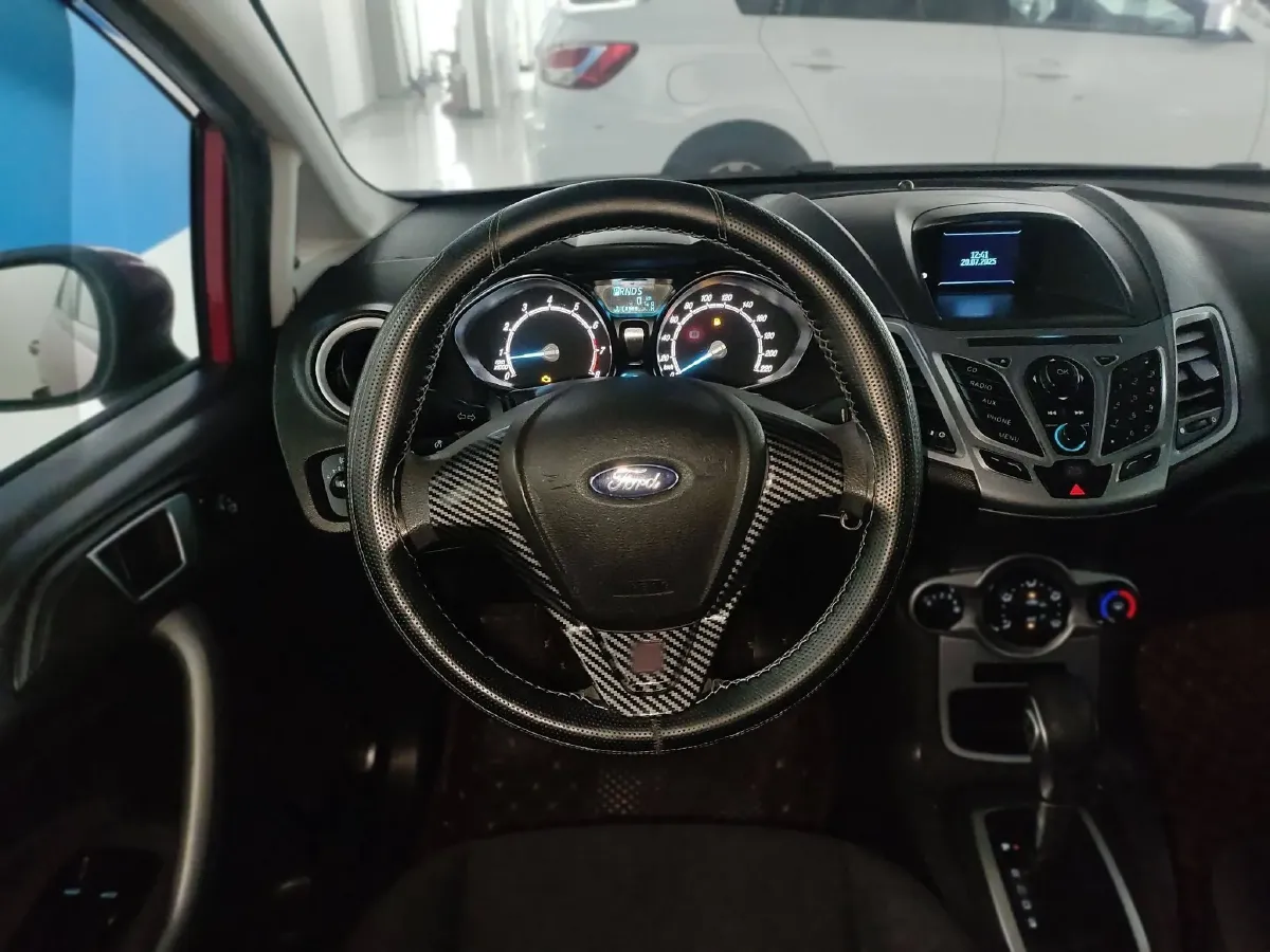 2013 Ford Fiesta 1.5L 110HP L4 6DCT,autocango,china used car exporter,china ev exporter,chinese used car exporter,chinese used ev exporter