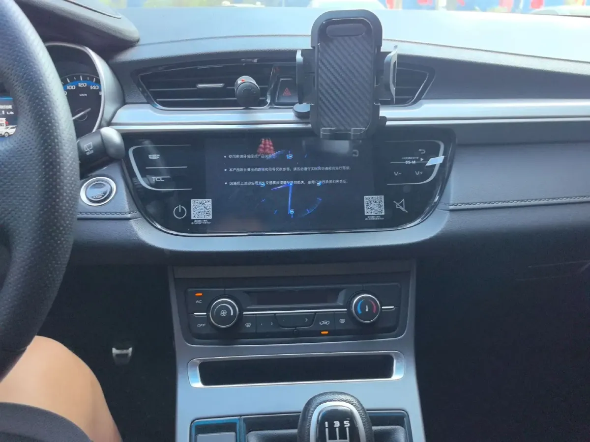 2018 Geely Vision S1 1.5L 109HP L4 5MT,autocango,china used car exporter,china ev exporter,chinese used car exporter,chinese used ev exporter