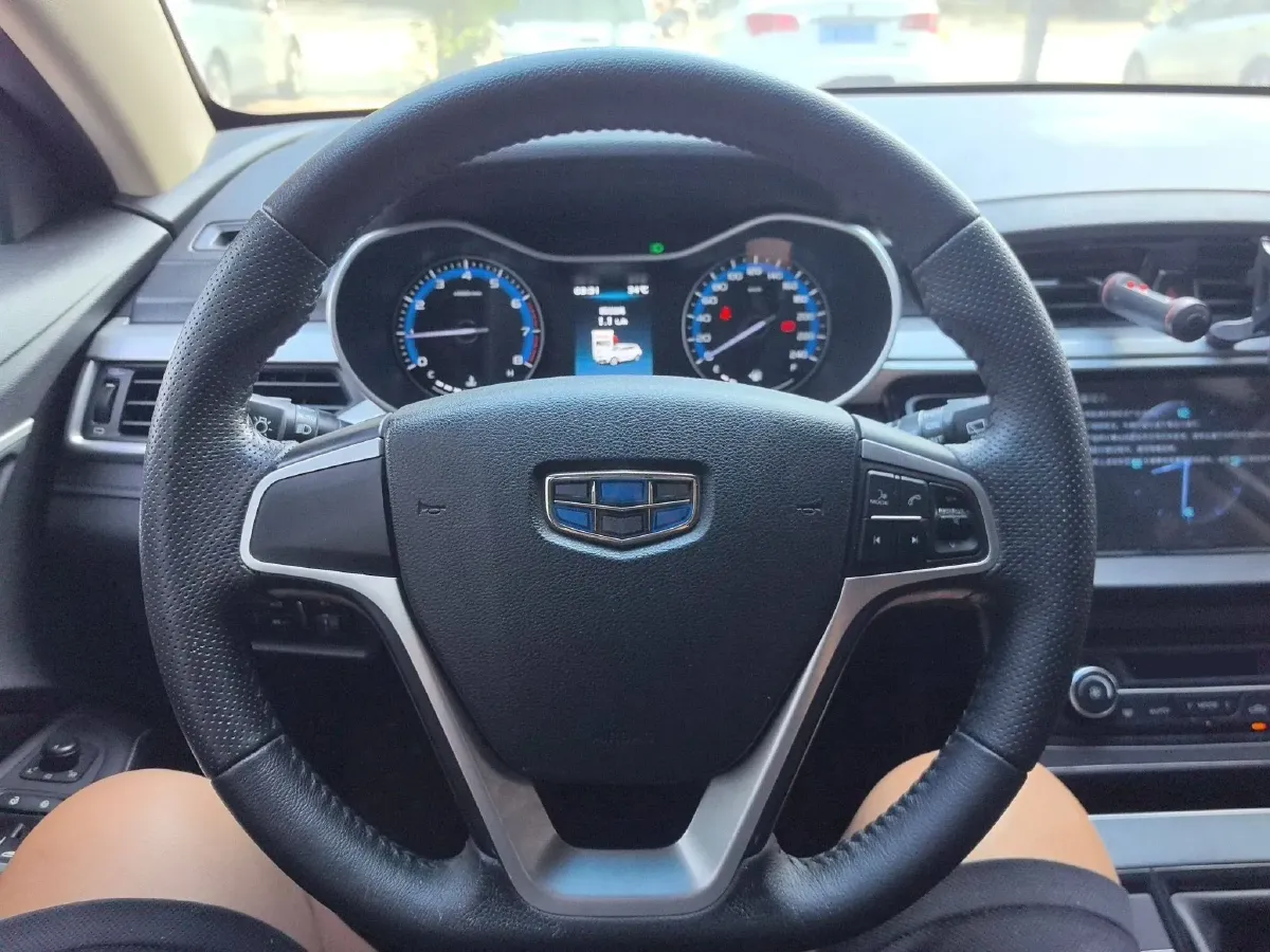 2018 Geely Vision S1 1.5L 109HP L4 5MT,autocango,china used car exporter,china ev exporter,chinese used car exporter,chinese used ev exporter