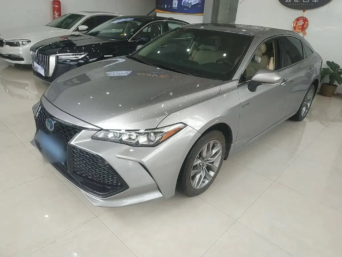 2019 Toyota Avalon 2.5L 178HP L4 E-CVT Hybrid