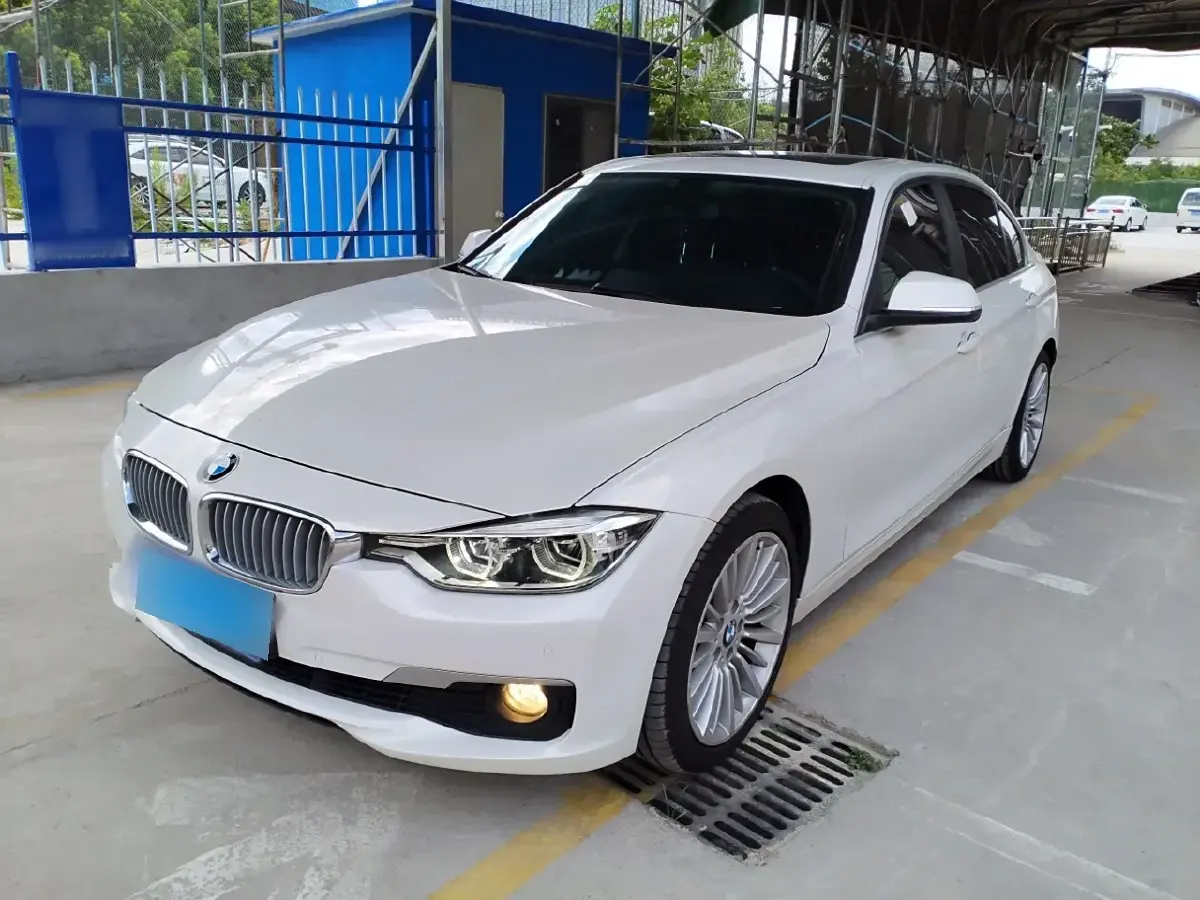 2018 BMW 3 Series 2.0T 184HP L4 8AT