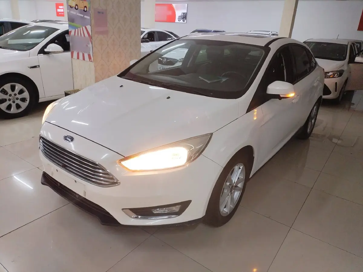 2015 Ford Focus 1.6L 125HP L4 6DCT