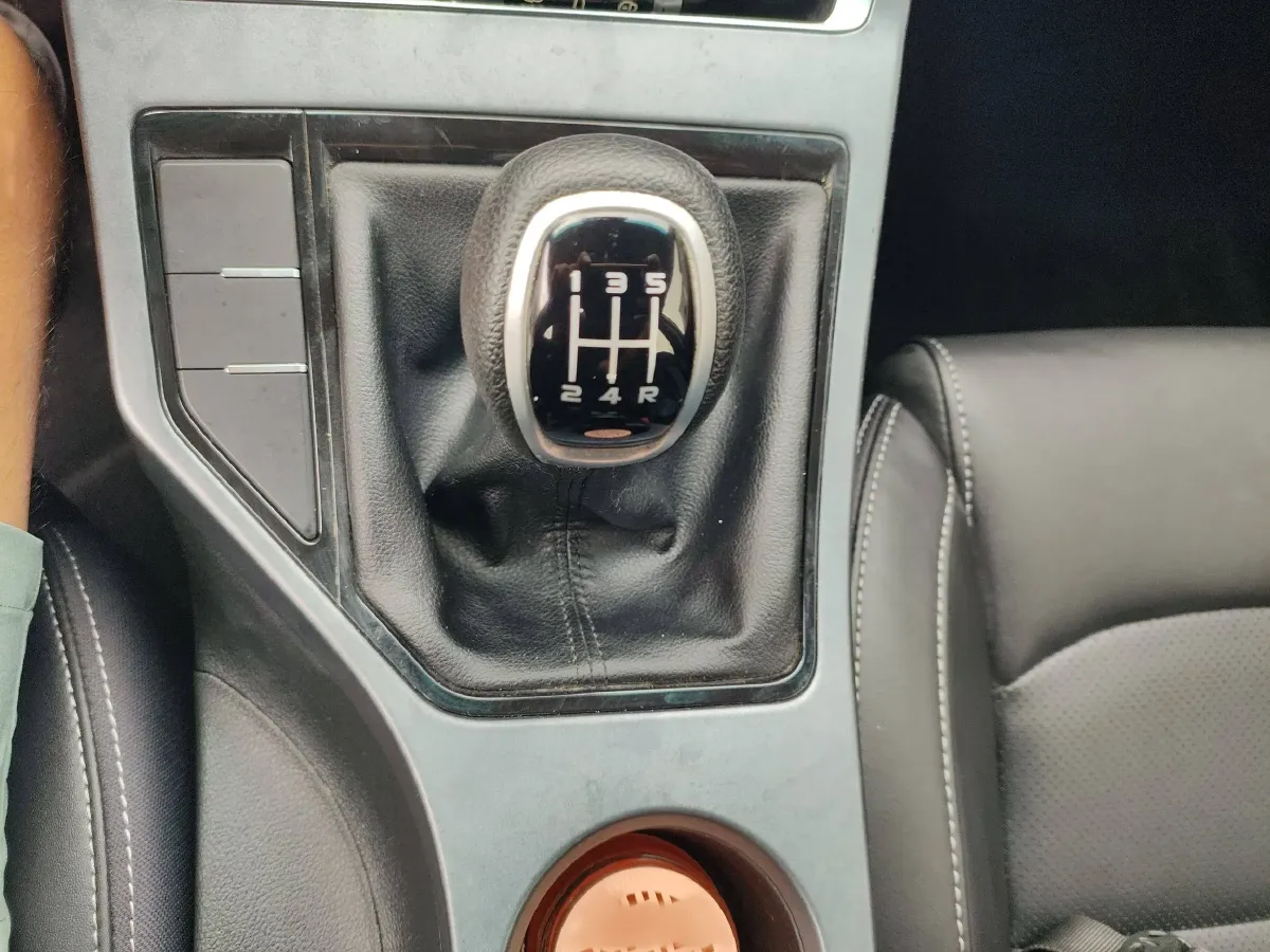 2018 Geely Vision S1 1.5L 109HP L4 5MT,autocango,china used car exporter,china ev exporter,chinese used car exporter,chinese used ev exporter