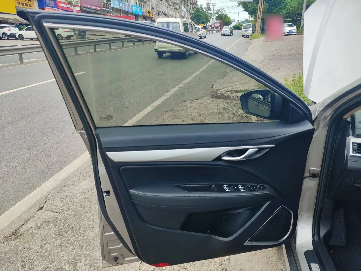 2018 Geely Vision S1 1.5L 109HP L4 5MT,autocango,china used car exporter,china ev exporter,chinese used car exporter,chinese used ev exporter