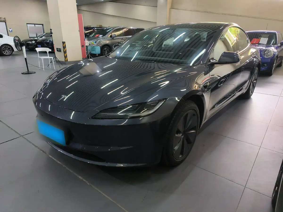 2025 Tesla Model 3 BEV 62.5KWH