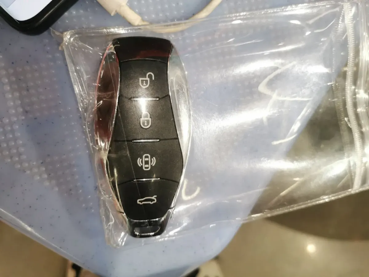 2023 HongQi H6 2.0T 252HP L4 8AT,autocango,china used car exporter,china ev exporter,chinese used car exporter,chinese used ev exporter