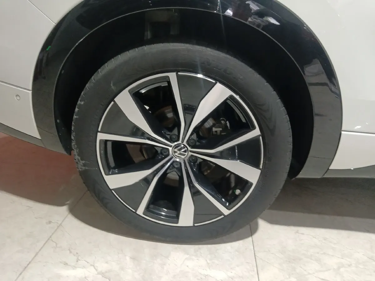 2023 Volkswagen Tavendor 2.0T 220HP L4 7DCT,autocango,china used car exporter,china ev exporter,chinese used car exporter,chinese used ev exporter