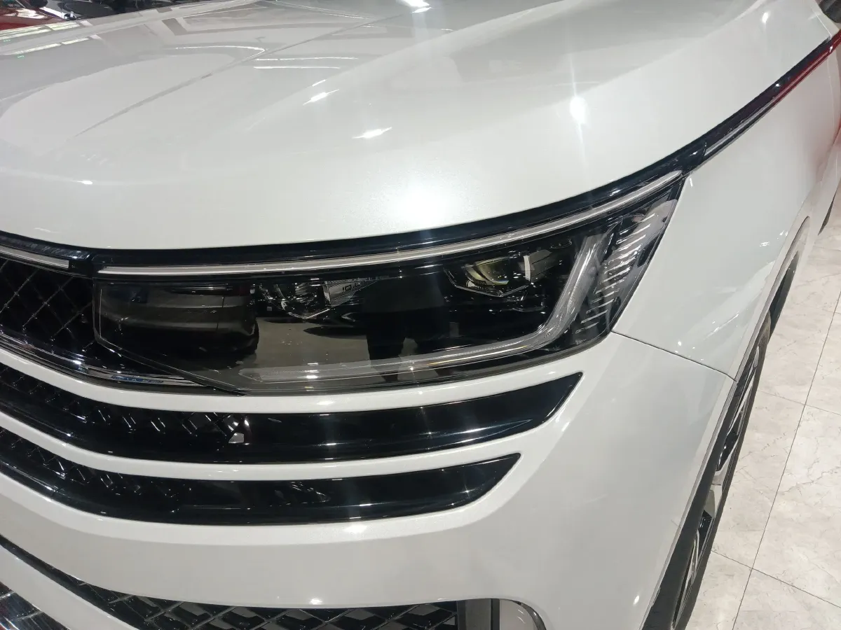 2023 Volkswagen Tavendor 2.0T 220HP L4 7DCT,autocango,china used car exporter,china ev exporter,chinese used car exporter,chinese used ev exporter