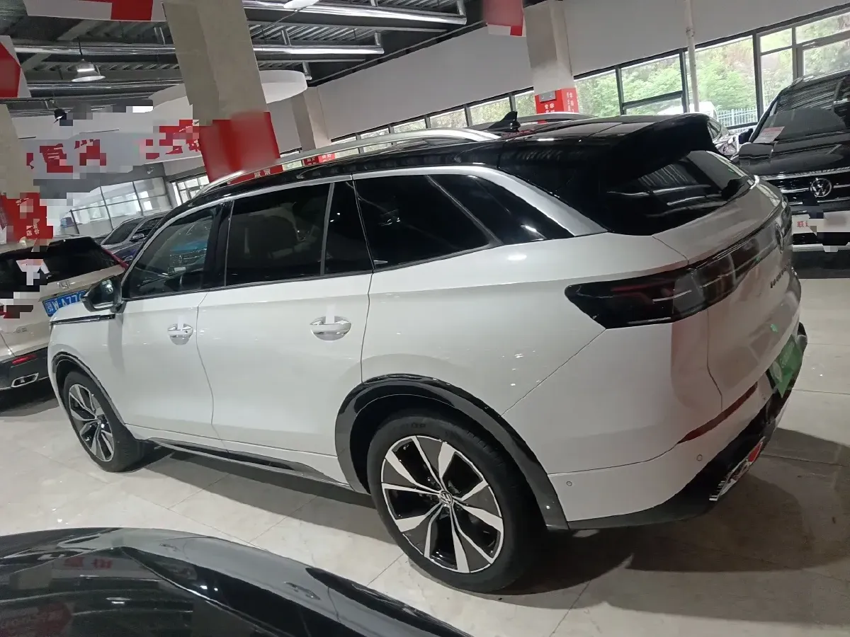 2023 Volkswagen Tavendor 2.0T 220HP L4 7DCT,autocango,china used car exporter,china ev exporter,chinese used car exporter,chinese used ev exporter