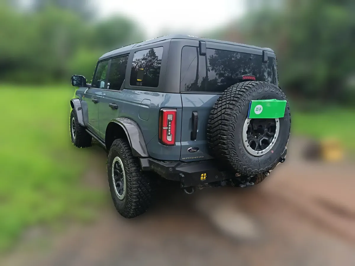 2024 Ford Bronco 2.3T 275HP L4 10AT,autocango,china used car exporter,china ev exporter,chinese used car exporter,chinese used ev exporter