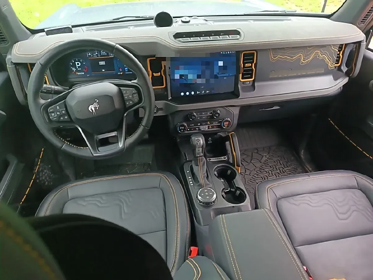 2024 Ford Bronco 2.3T 275HP L4 10AT,autocango,china used car exporter,china ev exporter,chinese used car exporter,chinese used ev exporter