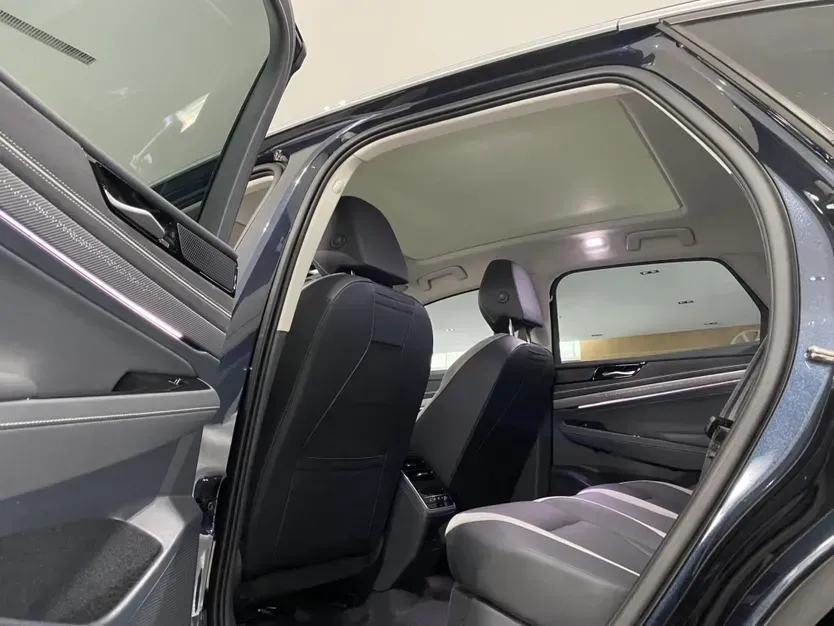 2024 Volkswagen ID.7 Vizzion BEV 84.8KWH,autocango,china used car exporter,china ev exporter,chinese used car exporter,chinese used ev exporter