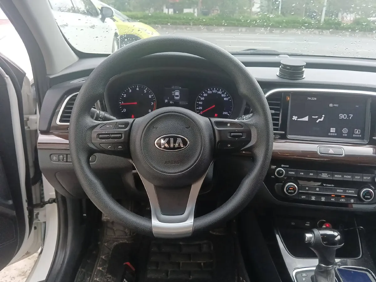 2017 Kia Cachet 1.8L 143HP L4 6AT,autocango,china used car exporter,china ev exporter,chinese used car exporter,chinese used ev exporter