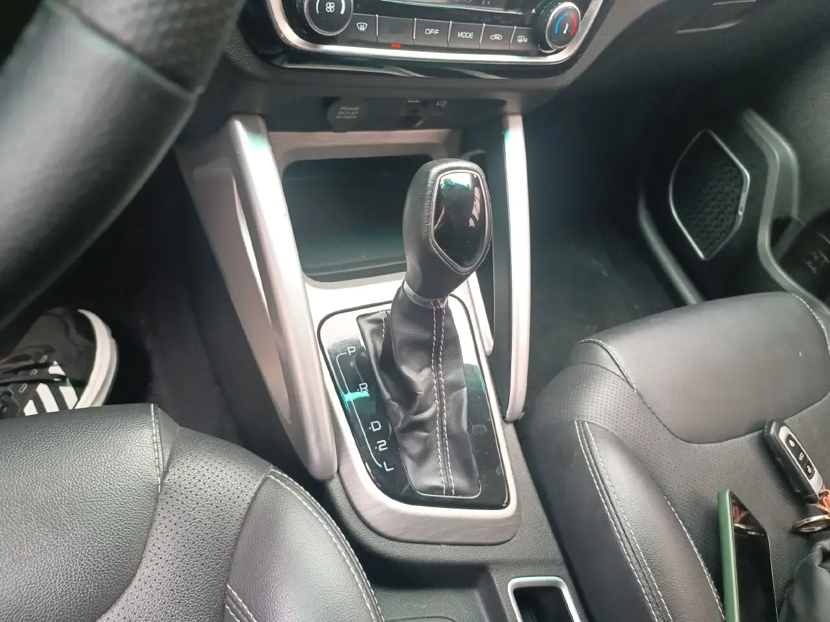 2017 Geely Vision X3 1.5L 102HP L4 4AT,autocango,china used car exporter,china ev exporter,chinese used car exporter,chinese used ev exporter