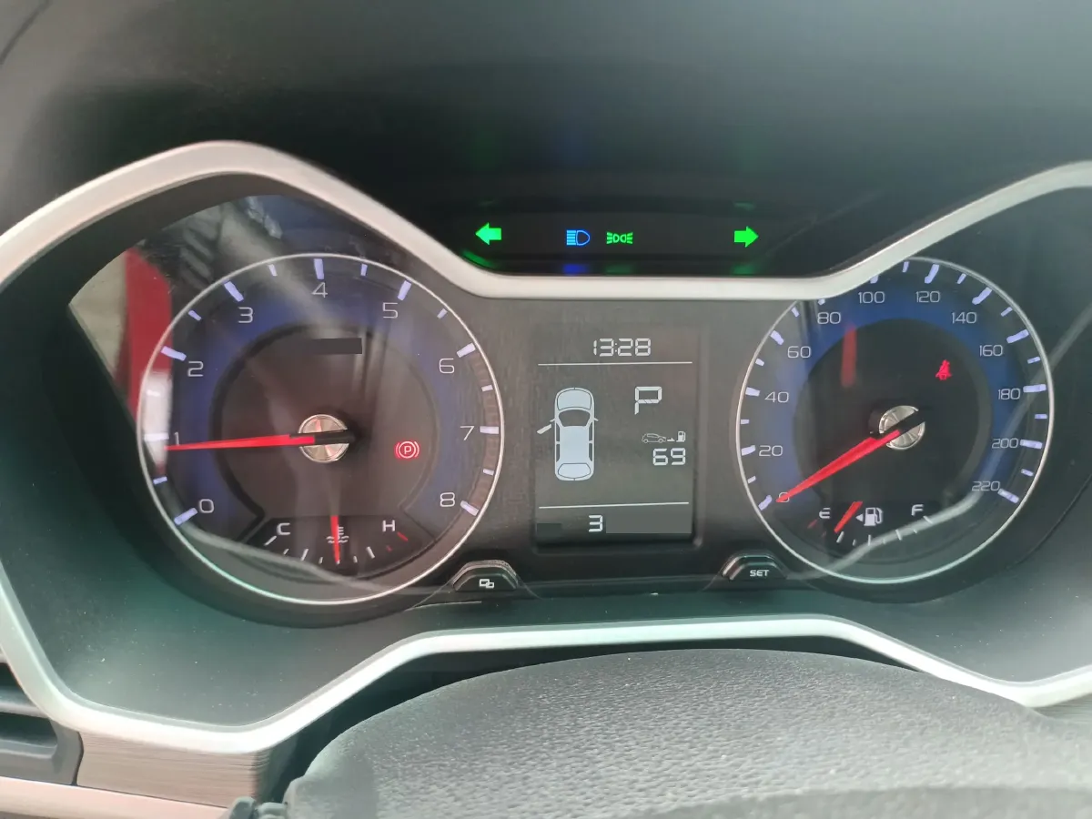 2017 Geely Vision X3 1.5L 102HP L4 4AT,autocango,china used car exporter,china ev exporter,chinese used car exporter,chinese used ev exporter