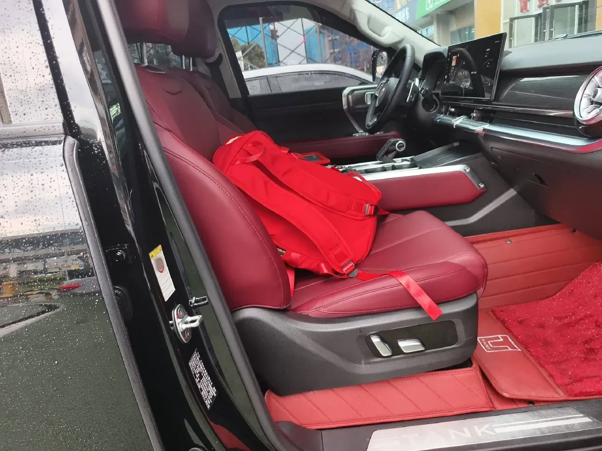 2024 Tank 400 2.0T 252HP L4 9AT PHEV 36.7/37.1KWH,autocango,china used car exporter,china ev exporter,chinese used car exporter,chinese used ev exporter