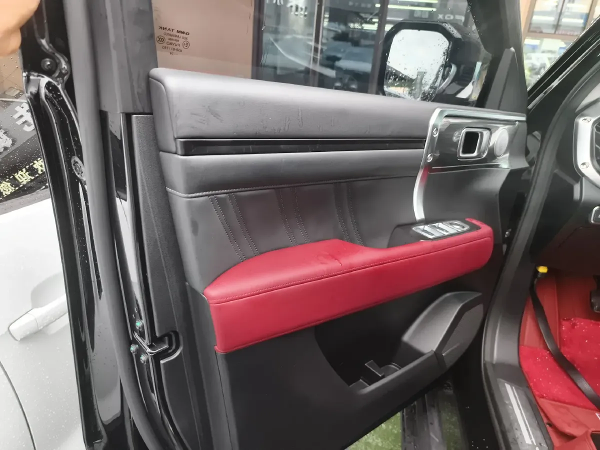 2024 Tank 400 2.0T 252HP L4 9AT PHEV 36.7/37.1KWH,autocango,china used car exporter,china ev exporter,chinese used car exporter,chinese used ev exporter