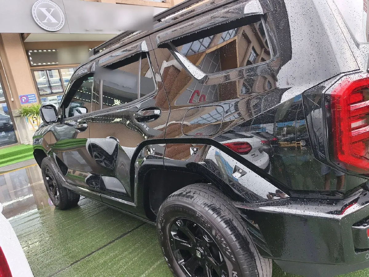 2024 Tank 400 2.0T 252HP L4 9AT PHEV 36.7/37.1KWH,autocango,china used car exporter,china ev exporter,chinese used car exporter,chinese used ev exporter