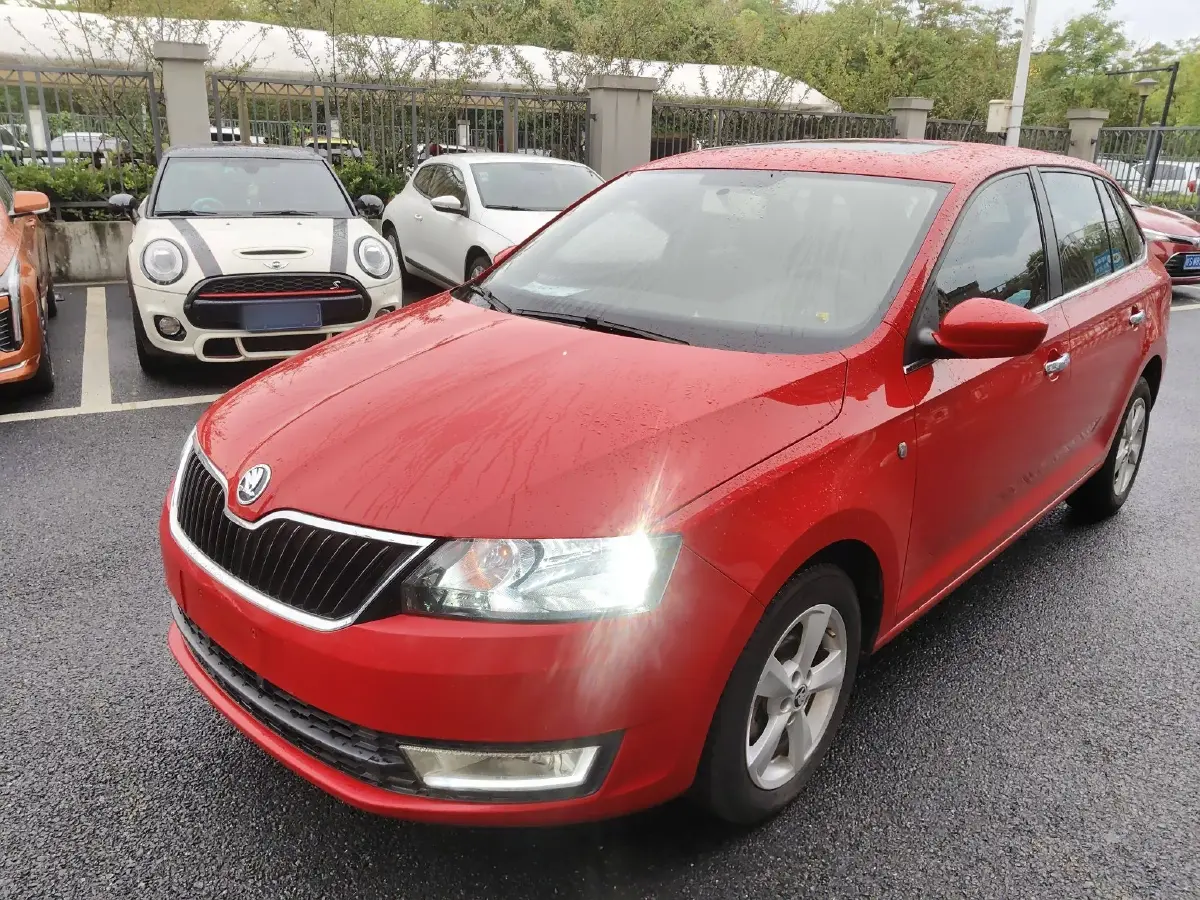 2016 Skoda Rapid Spaceback 1.6L 110HP L4 6AT