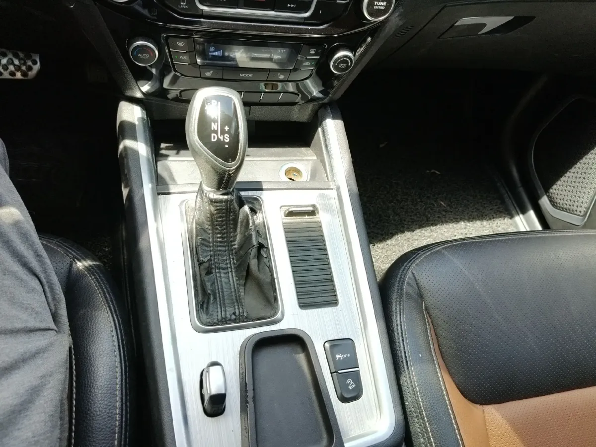 2016 Geely Vision X6 1.3T 133HP L4 CVT,autocango,china used car exporter,china ev exporter,chinese used car exporter,chinese used ev exporter