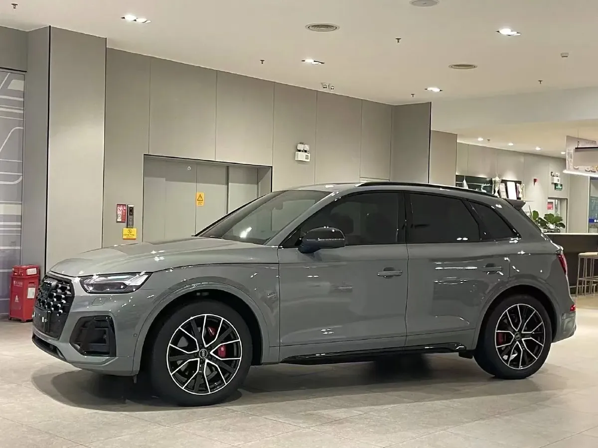 2021 Audi SQ5 3.0T 354HP V6 8AT,autocango,china used car exporter,china ev exporter,chinese used car exporter,chinese used ev exporter