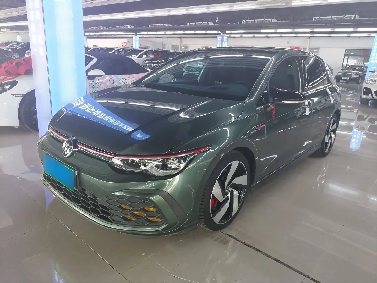 2023 Volkswagen GolfGTI 2.0T 220HP L4 7DCT