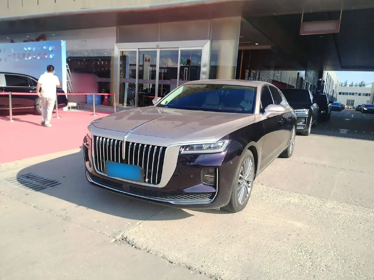 2022 HongQi H9 2.0T 252HP L4 7DCT