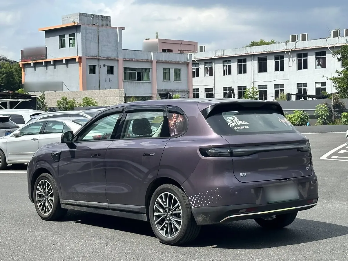 2025 Leapmotor B10 BEV 56.2KWH,autocango,china used car exporter,china ev exporter,chinese used car exporter,chinese used ev exporter